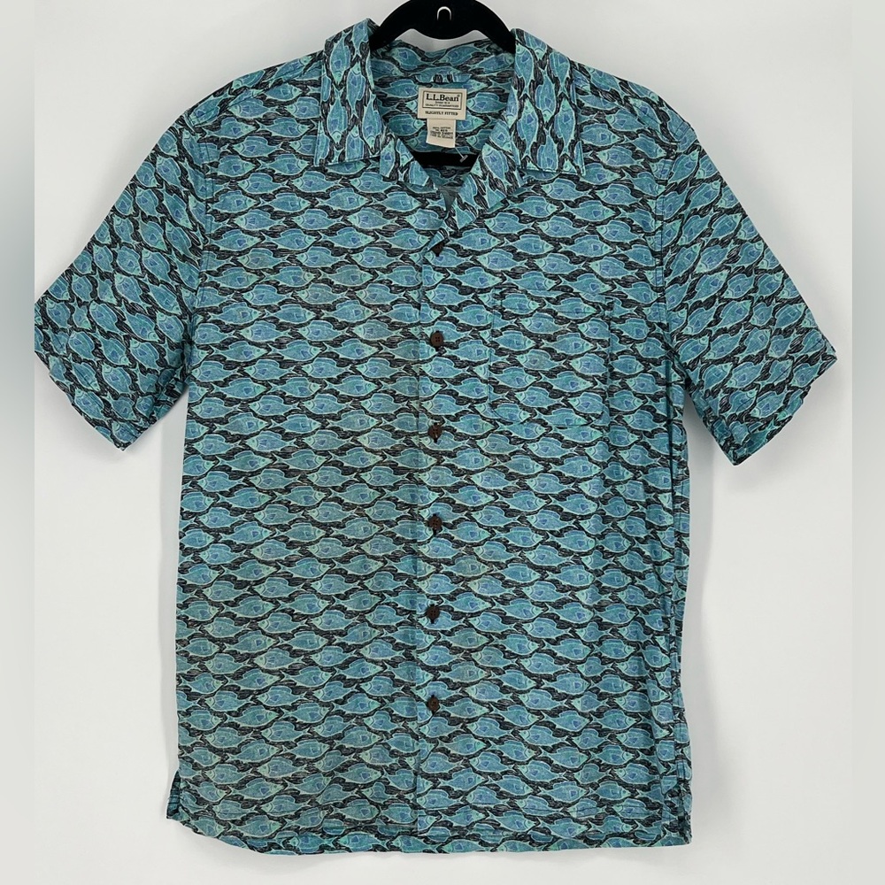 L. L. BEAN BUTTON DOWN FISH SHIRT CLASSIC WELL MADE